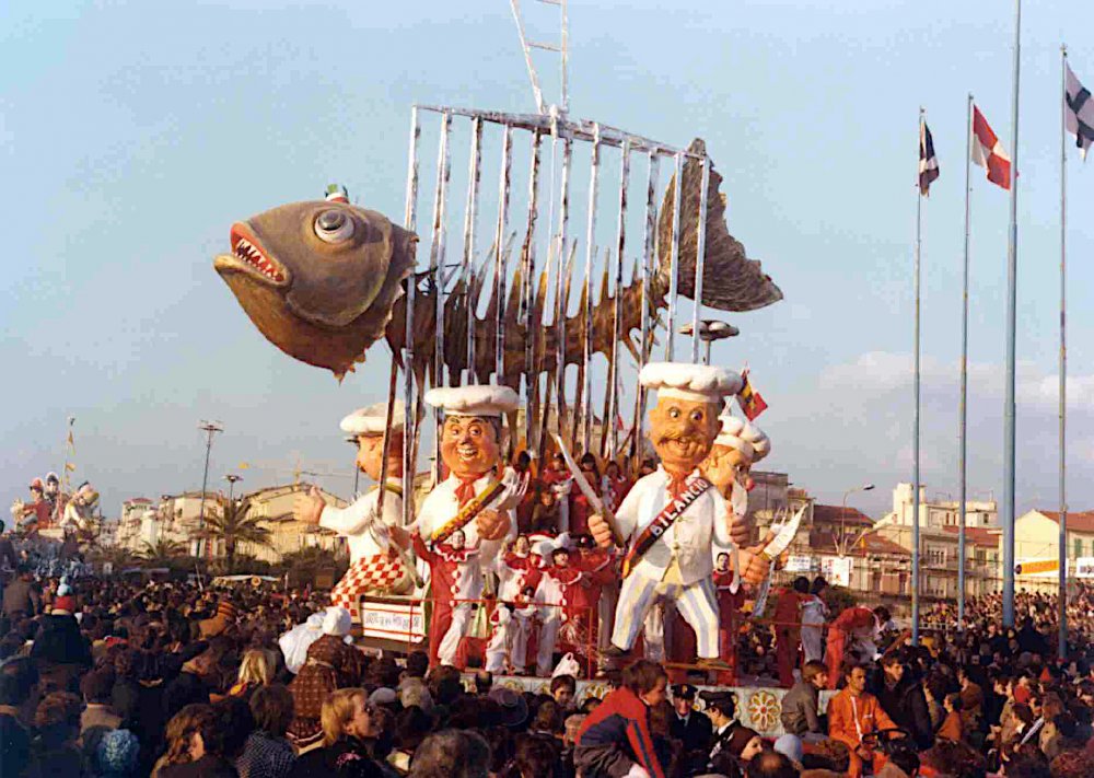 Arrosto che non tocca lascia che bruci di Davino Barsella - Carri piccoli - Carnevale di Viareggio 1978