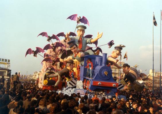 Avanti a tutta forza di Renato Galli - Carri grandi - Carnevale di Viareggio 1978