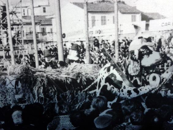 Siamo tutti cacciatori di Rione La Buriana - Palio dei Rioni - Carnevale di Viareggio 1978