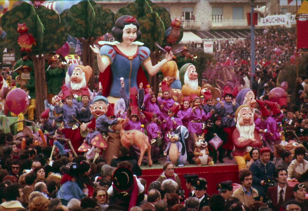 Biancaneve e i sette nani di Rione Vecchia Viareggio - Fuori Concorso - Carnevale di Viareggio 1979