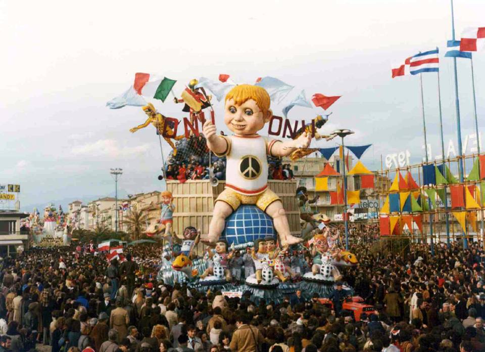 I bimbi di questo mondo di Renato Verlanti - Carri grandi - Carnevale di Viareggio 1979