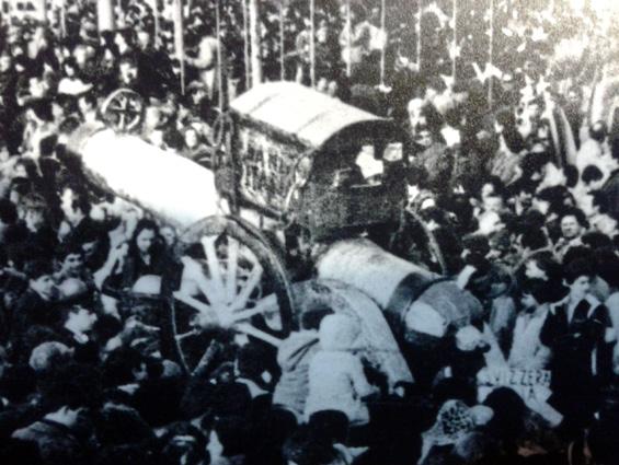 Il rientro dei Mille di Rione Migliarina - Palio dei Rioni - Carnevale di Viareggio 1979