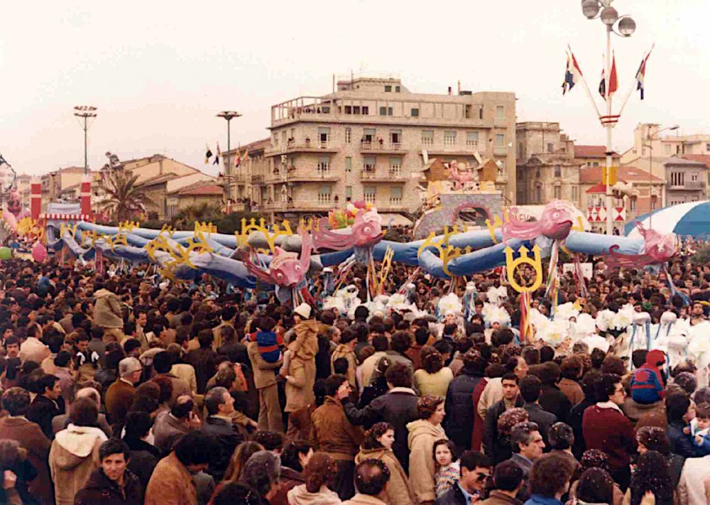 Dragami, ma di rena saziami di Rione Marco Polo - Palio dei Rioni - Carnevale di Viareggio 1980