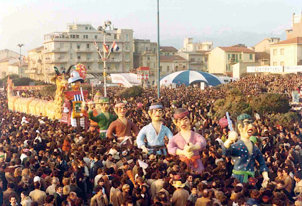 L’ultimo dei Samurai di Carlo e Giorgio Bomberini - Mascherate di Gruppo - Carnevale di Viareggio 1980