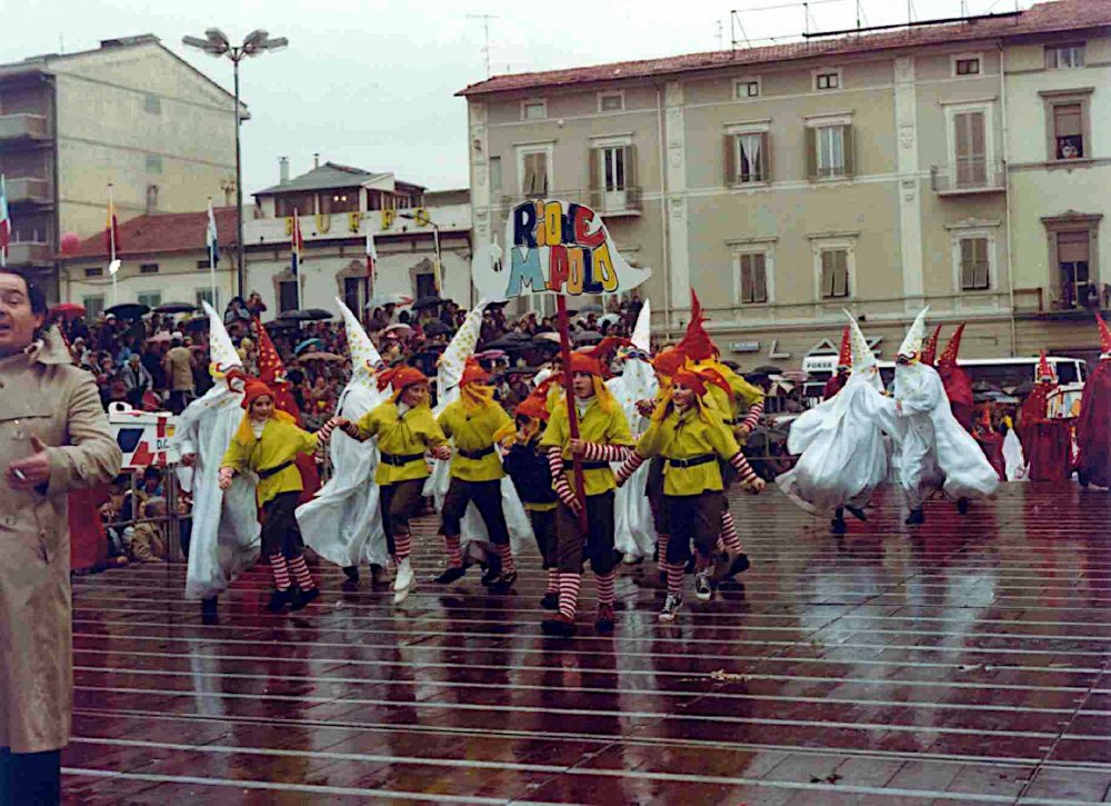 Arlecchin burlando dicea la verità di Rione Marco Polo - Palio dei Rioni - Carnevale di Viareggio 1981