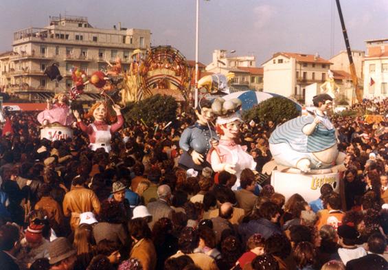 Estroso estrogeno di Guidobaldo Francesconi - Mascherate di Gruppo - Carnevale di Viareggio 1981