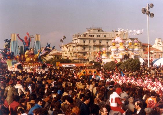 La banda Osiris di Rione Centro - Palio dei Rioni - Carnevale di Viareggio 1981