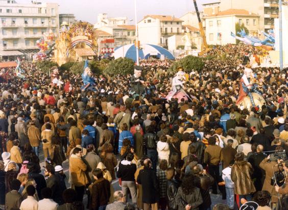 Le colonne dell’avvenire di Gilbert Lebigre e Corinne Roger - Mascherate di Gruppo - Carnevale di Viareggio 1981