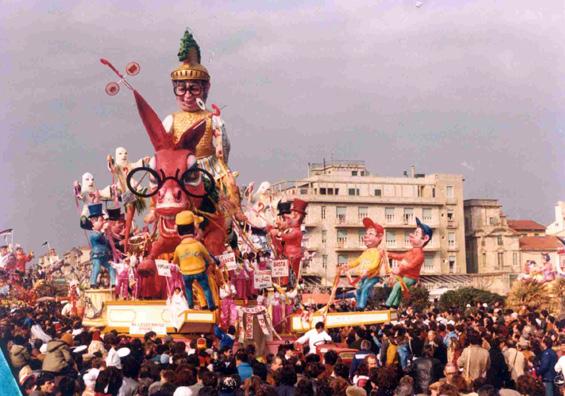 Ma il ciuco non può andare di Carlo Vannucci - Carri grandi - Carnevale di Viareggio 1982