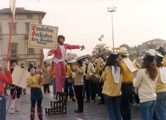 Carabattolo orchestra di Liceo Scientifico - Palio dei Rioni - Carnevale di Viareggio 1983