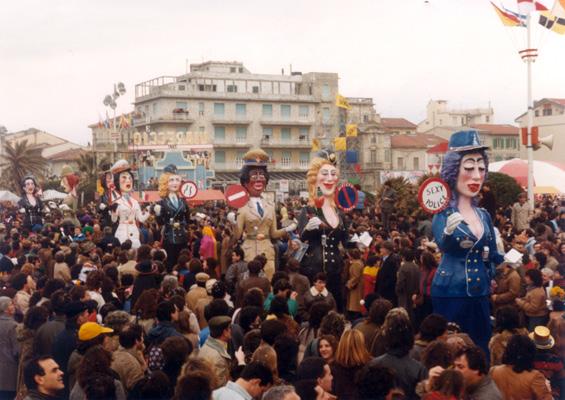 Concilia? di Carlo Bomberini - Mascherate di Gruppo - Carnevale di Viareggio 1983