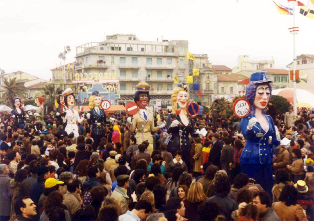 Concilia? di Carlo Bomberini - Mascherate di Gruppo - Carnevale di Viareggio 1983