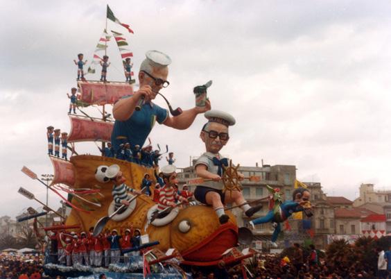 Fin che la barca va di Carlo Vannucci - Carri grandi - Carnevale di Viareggio 1983