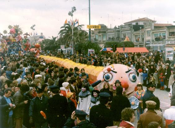Il bruco di Scuola Marina Carrara - Palio dei Rioni - Carnevale di Viareggio 1983