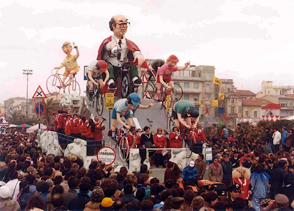 Il garibaldone di Giovanni Strambi e Guidobaldo Francesconi - Carri piccoli - Carnevale di Viareggio 1983