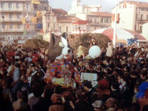 Il gatto ha nove vite Fanfani anche di Rione Mescolato - Palio dei Rioni - Carnevale di Viareggio 1983