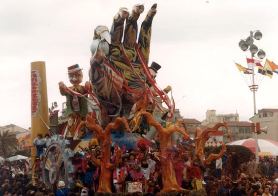Per un mondo migliore di Scuola della cartapesta e Giuseppe Palmerini - Carri piccoli - Carnevale di Viareggio 1983