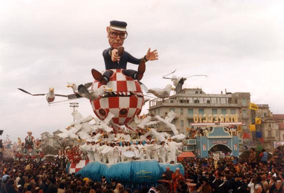 Volo di gabbiani di Raffaello Giunta - Carri grandi - Carnevale di Viareggio 1983