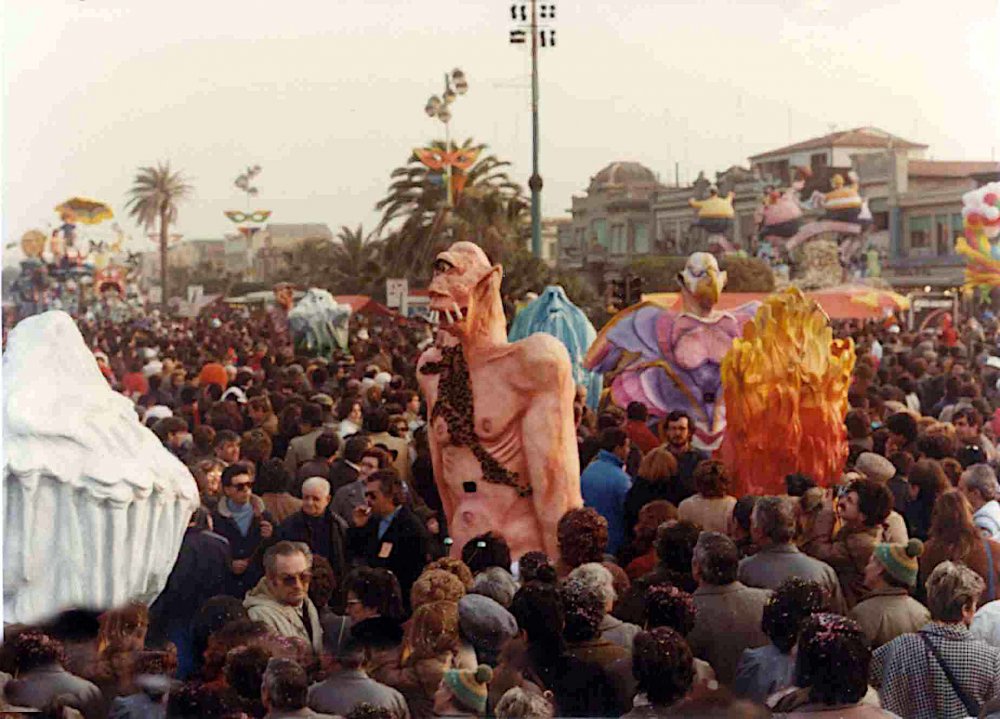 I giganti di Rossella Disposito - Mascherate di Gruppo - Carnevale di Viareggio 1984