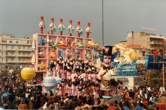 La bottega fantastica di Giovanni Maggini - Carri piccoli - Carnevale di Viareggio 1984