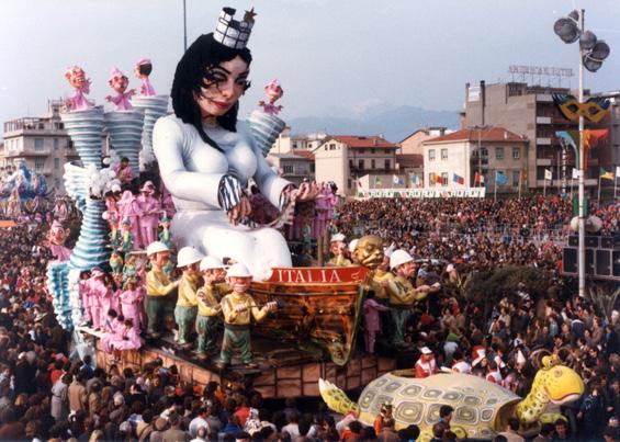 L’Italia in cantiere di Raffaello Giunta - Carri grandi - Carnevale di Viareggio 1984