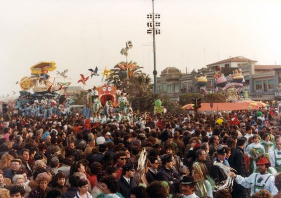 Premiatissima 83 al Carnevale di Viareggio di Rione Croce Verde - Palio dei Rioni - Carnevale di Viareggio 1984