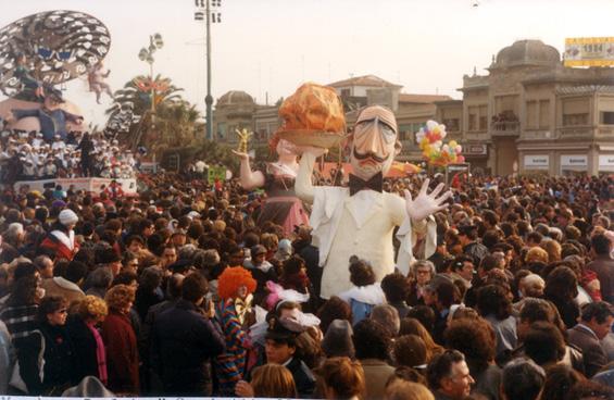 Spaghetti allo scoglio di Sabrina Tamburini - Maschere Isolate - Carnevale di Viareggio 1984