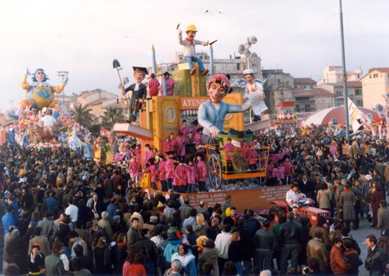 Chi si accontenta gode di Mario Neri, Emilio Cinquini, Giuseppe Palmerini - Carri piccoli - Carnevale di Viareggio 1985