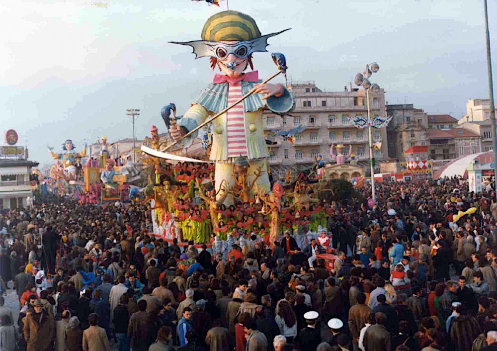 Il mietitore di Giulio Palmerini (progetto di Nilo Lenci) - Carri grandi - Carnevale di Viareggio 1985