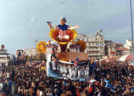La voce del padrone di Raffaello Giunta - Carri grandi - Carnevale di Viareggio 1985