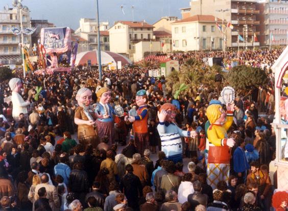 Le pietre dello scandalo di Angelo Romani - Mascherate di Gruppo - Carnevale di Viareggio 1985