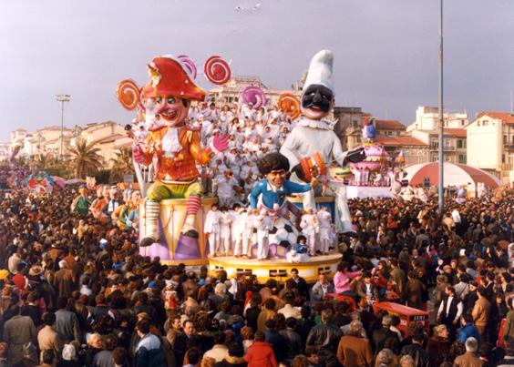 L’oro di Napoli di Eros Canova e Roberto Alessandrini - Carri piccoli - Carnevale di Viareggio 1985