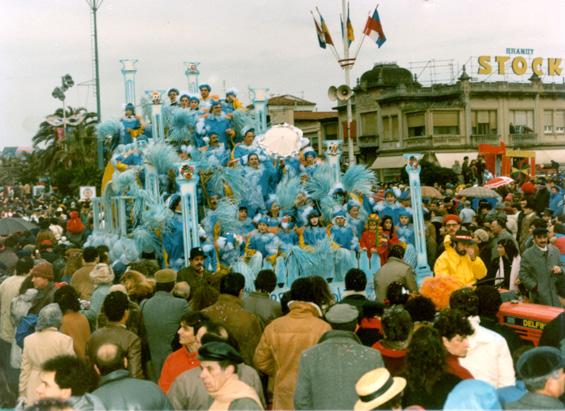 Maschere e nuvole di Rione Croce Verde - Palio dei Rioni - Carnevale di Viareggio 1985