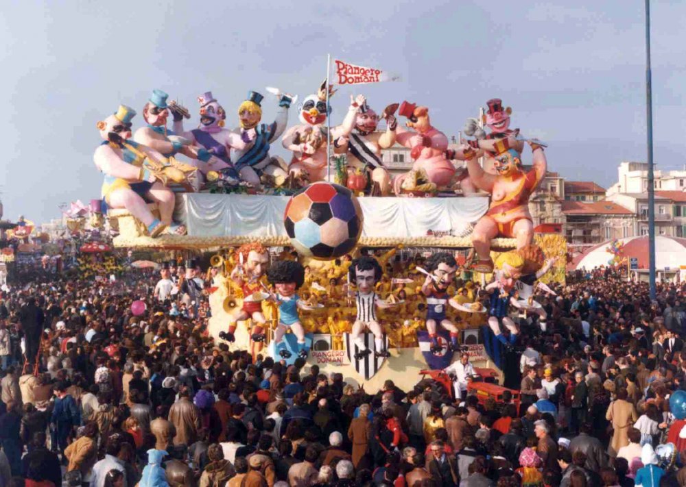 Piangerò domani di Arnaldo e Giorgio Galli - Carri grandi - Carnevale di Viareggio 1985