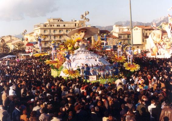 Fantasia floreale di Rione Migliarina - Fuori Concorso - Carnevale di Viareggio 1986