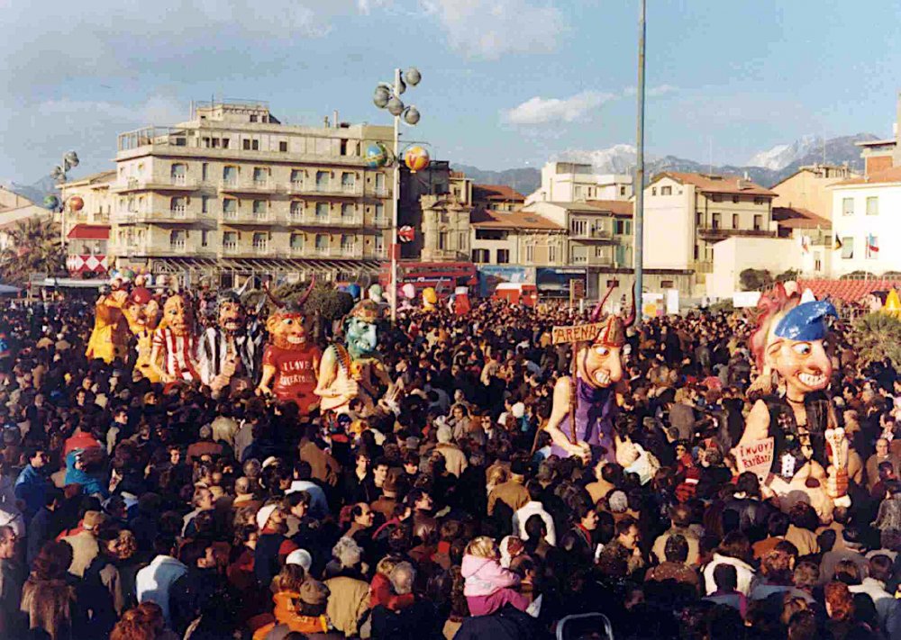 I nuovi barbari di Roberto Musetti - Mascherate di Gruppo - Carnevale di Viareggio 1986