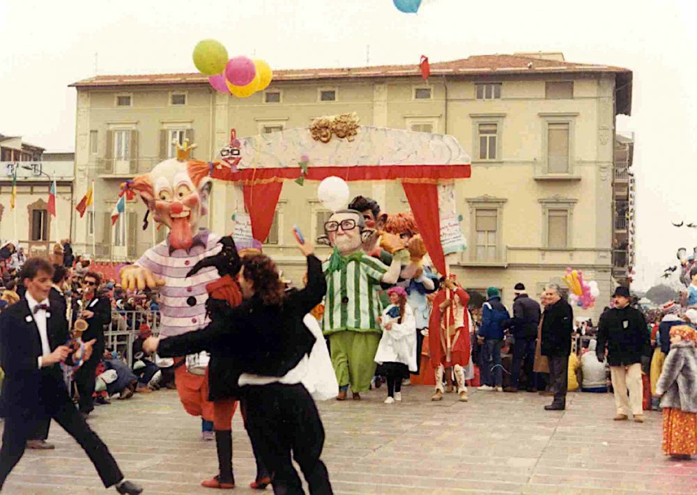 Niente paura è una mascherata di Umberto Cinquini e Alessandro Galli - Mascherate di Gruppo - Carnevale di Viareggio 1986