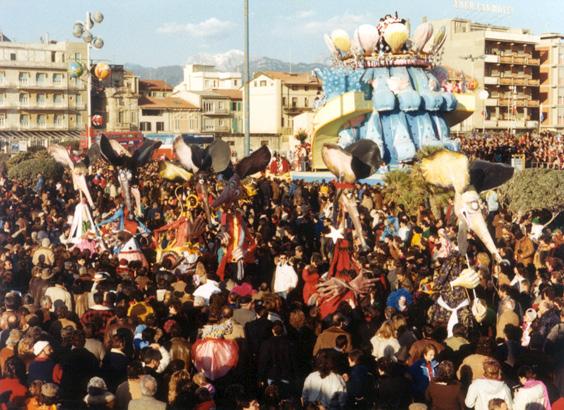 Utopia di pace di Mariangela Rugani - Mascherate di Gruppo - Carnevale di Viareggio 1986