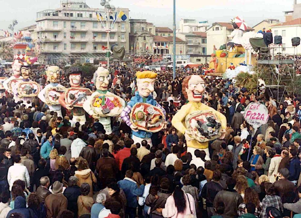 Che pizza! di Emilio Cinquini - Mascherate di Gruppo - Carnevale di Viareggio 1987