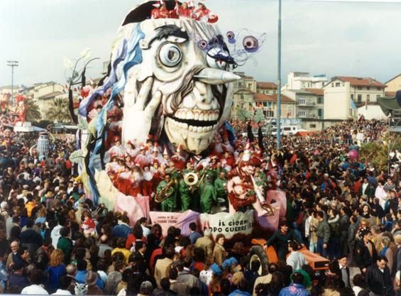 Il giorno dopo... le guerre stellari di Giovanni Strambi e Guidobaldo Francesconi - Carri piccoli - Carnevale di Viareggio 1987