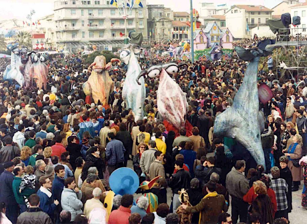 Per chi naso non ne ha di Mariangela Rugani - Mascherate di Gruppo - Carnevale di Viareggio 1987