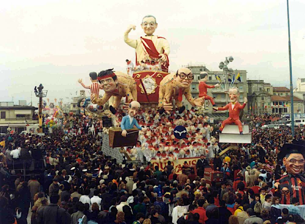 Quo vadis? di Paolo Lazzari - Carri grandi - Carnevale di Viareggio 1987