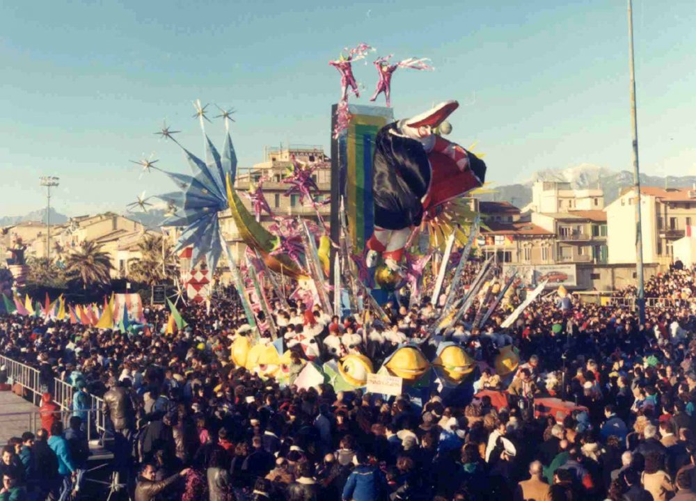 2001 genesi carnevalesca di Fabrizio Galli - Carri piccoli - Carnevale di Viareggio 1988