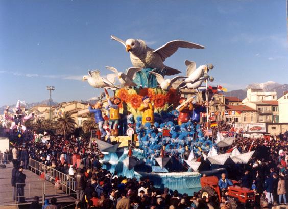 Caccia alla colomba di Silvano Avanzini - Carri grandi - Carnevale di Viareggio 1988