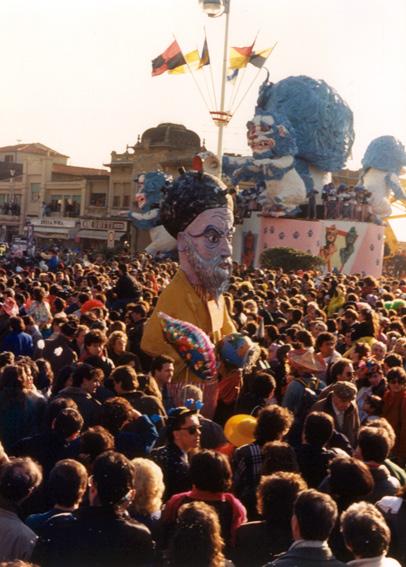 Chi se...mina raccoglie di Giampiero e Jonah Ghiselli - Maschere Isolate - Carnevale di Viareggio 1988