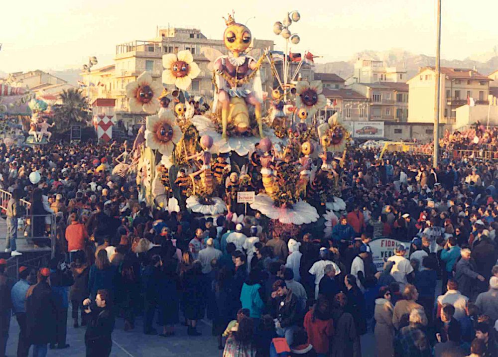 Festa di primavera di Rione Migliarina - Fuori Concorso - Carnevale di Viareggio 1988