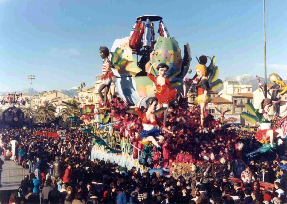 La danza delle libellule di Paolo Lazzari - Carri grandi - Carnevale di Viareggio 1988