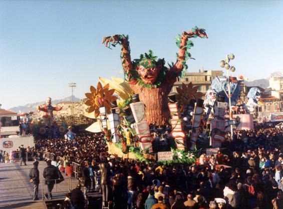 La natura si ribella di Carlo Vannucci - Carri grandi - Carnevale di Viareggio 1988