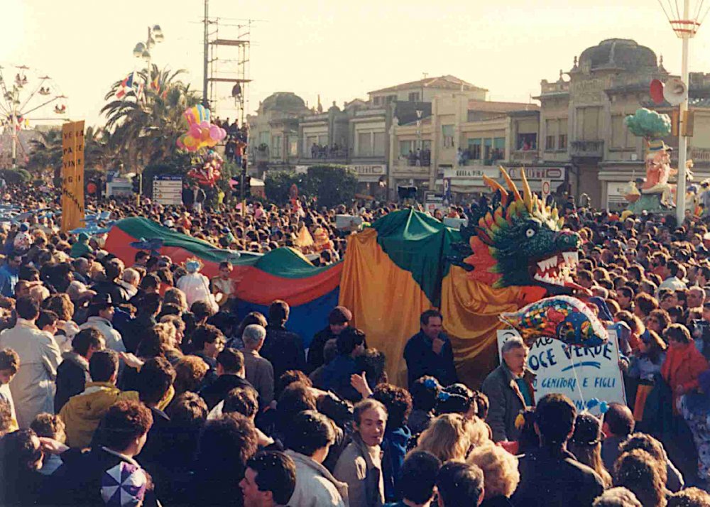 La vera pace vince ogni rischio di Rione Croce Verde-Centro e Parrocchia S.Antonio - Palio dei Rioni - Carnevale di Viareggio 1988