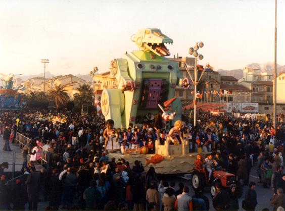 Lasciateci giocare di Mario Neri - Carri piccoli - Carnevale di Viareggio 1988